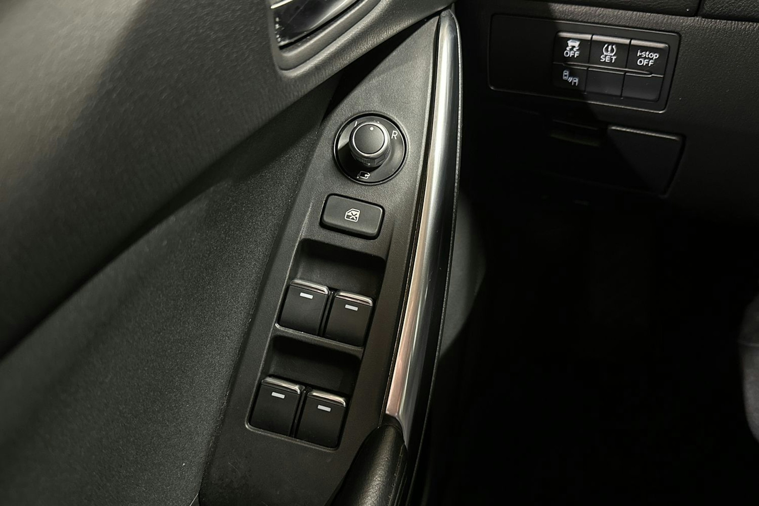 sininen Mazda 6 2015 kuva 24.