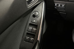 sininen Mazda 6 2015 kuva 24.