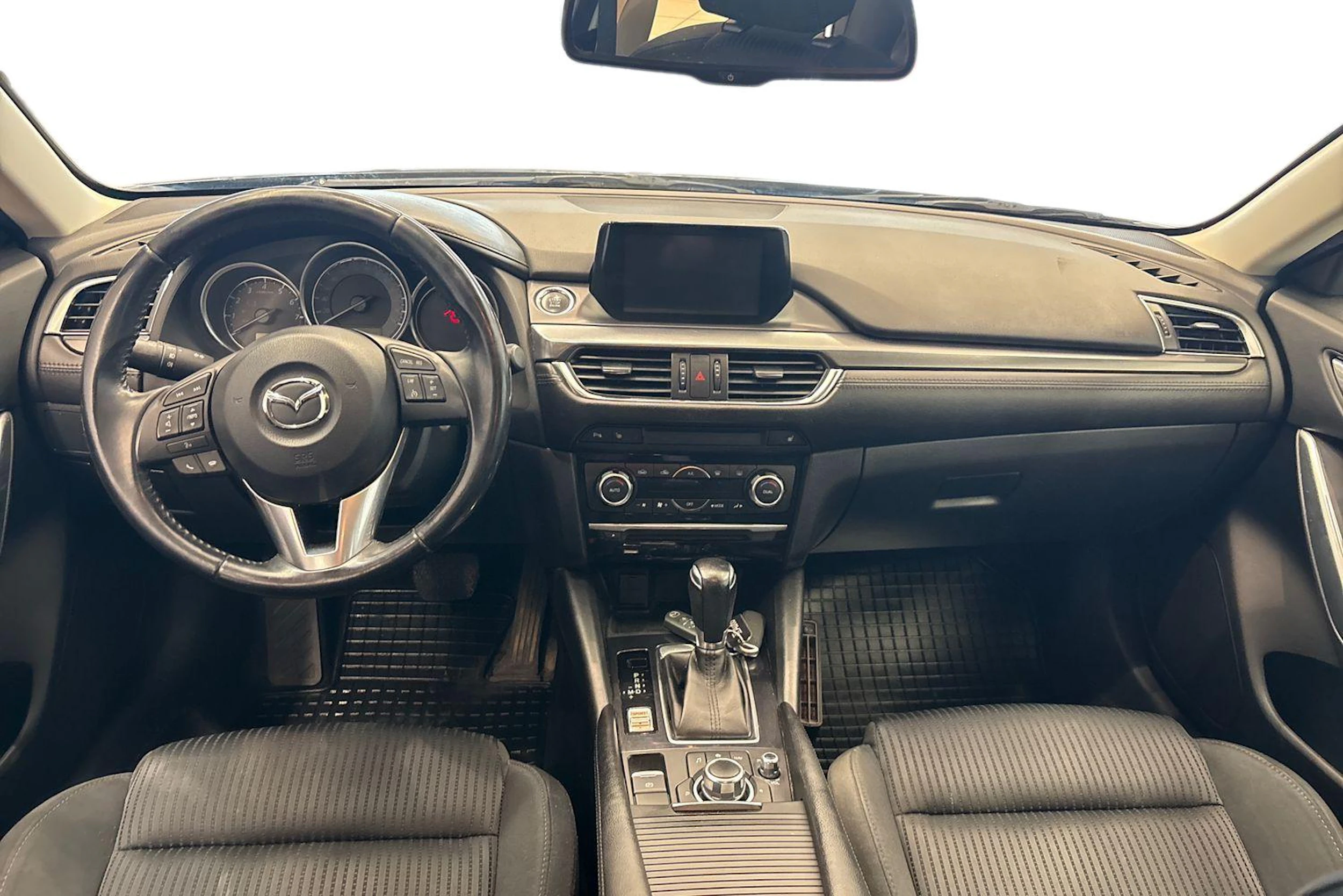 Musta Mazda 6 2016 kuva 7.