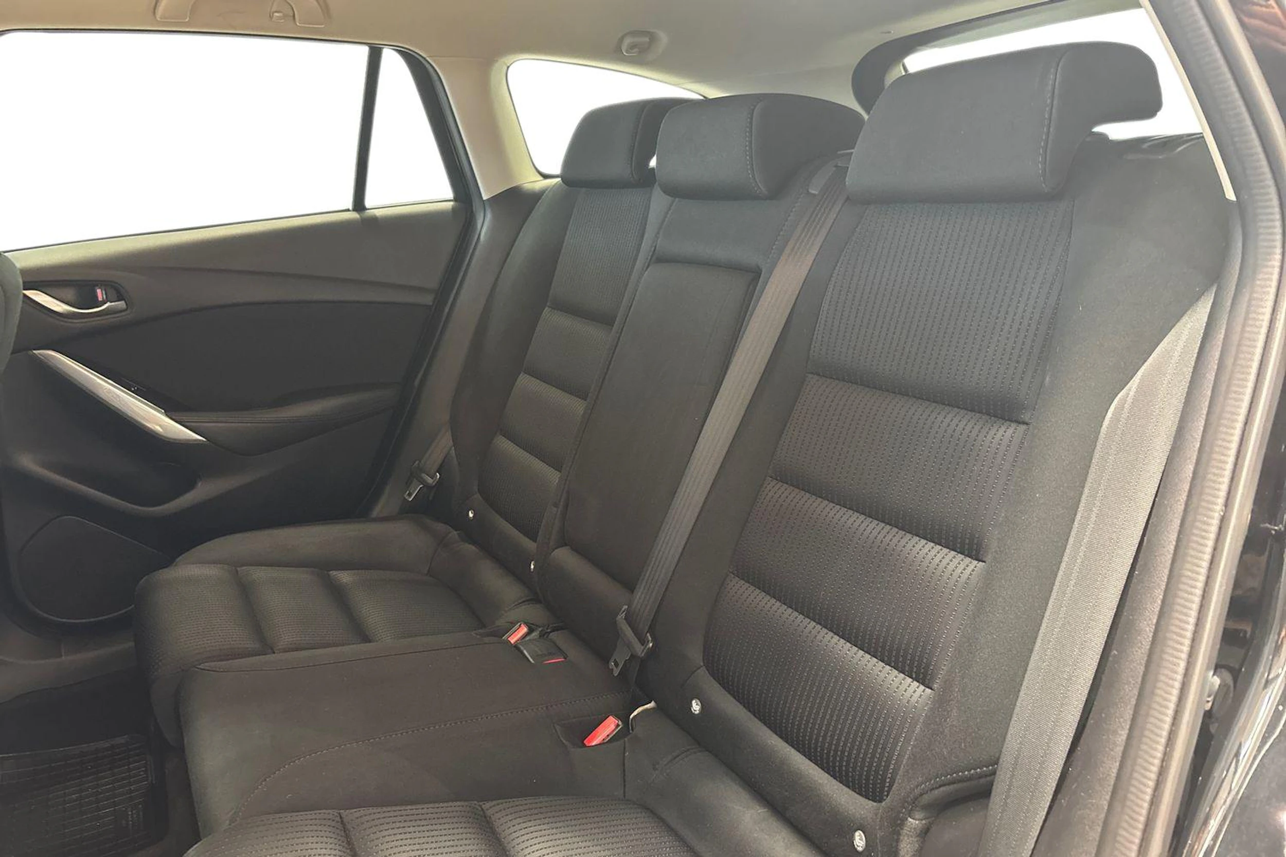 Musta Mazda 6 2016 kuva 8.