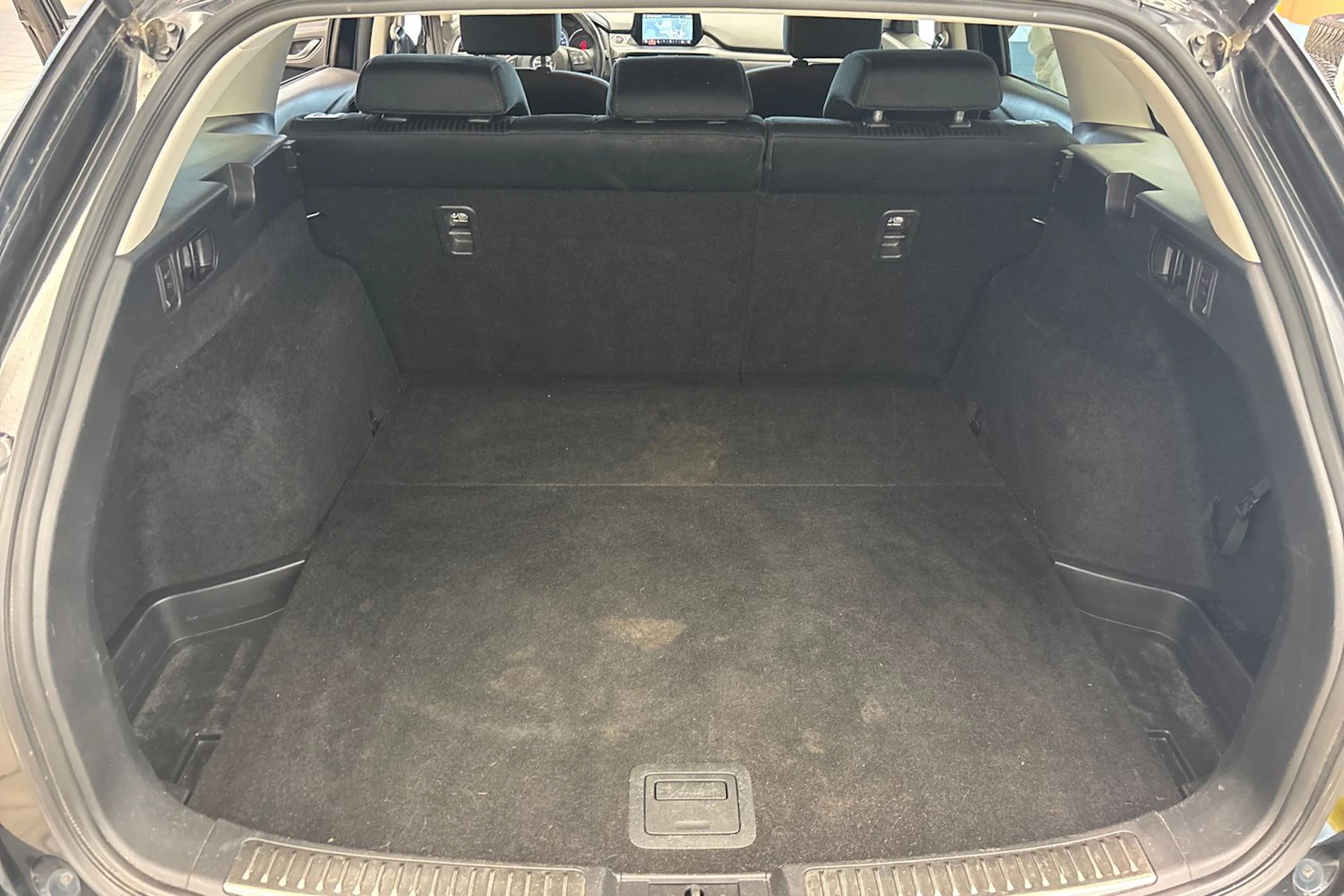 Musta Mazda 6 2016 kuva 14.