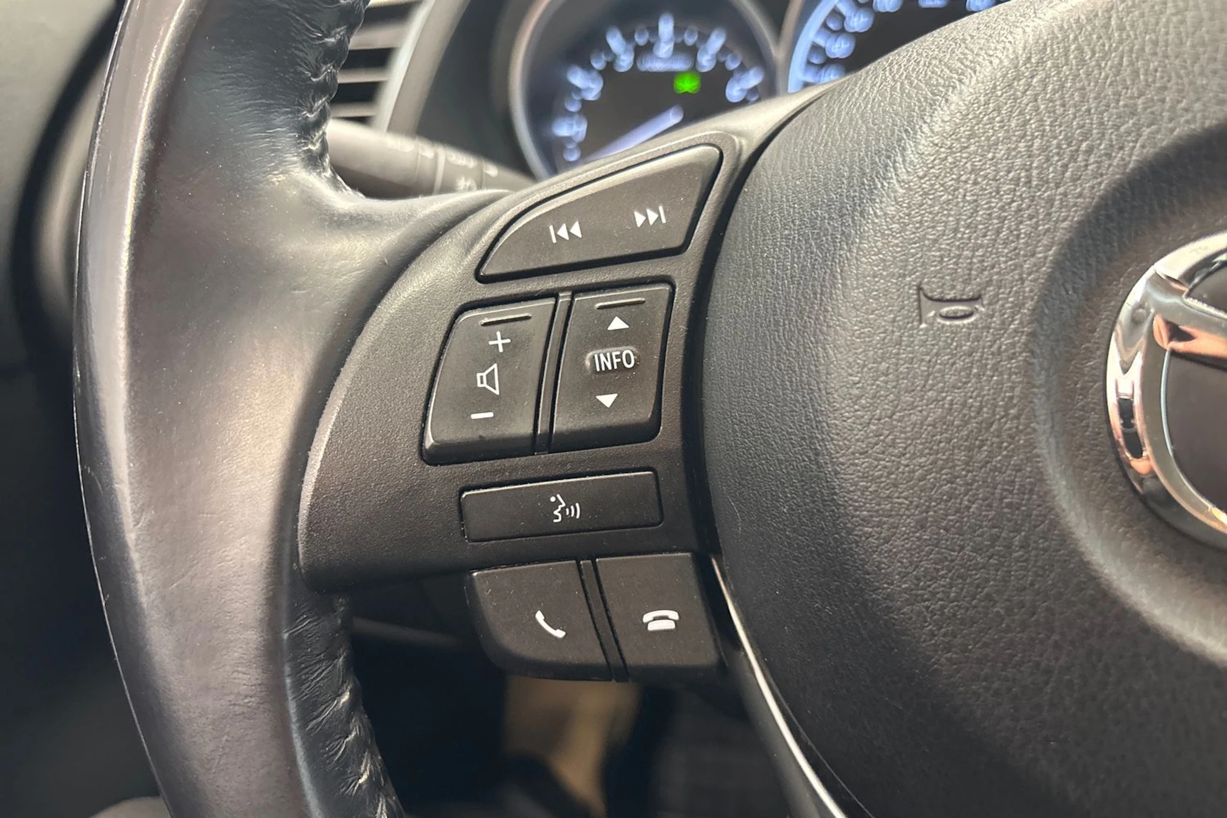 Musta Mazda 6 2016 kuva 16.