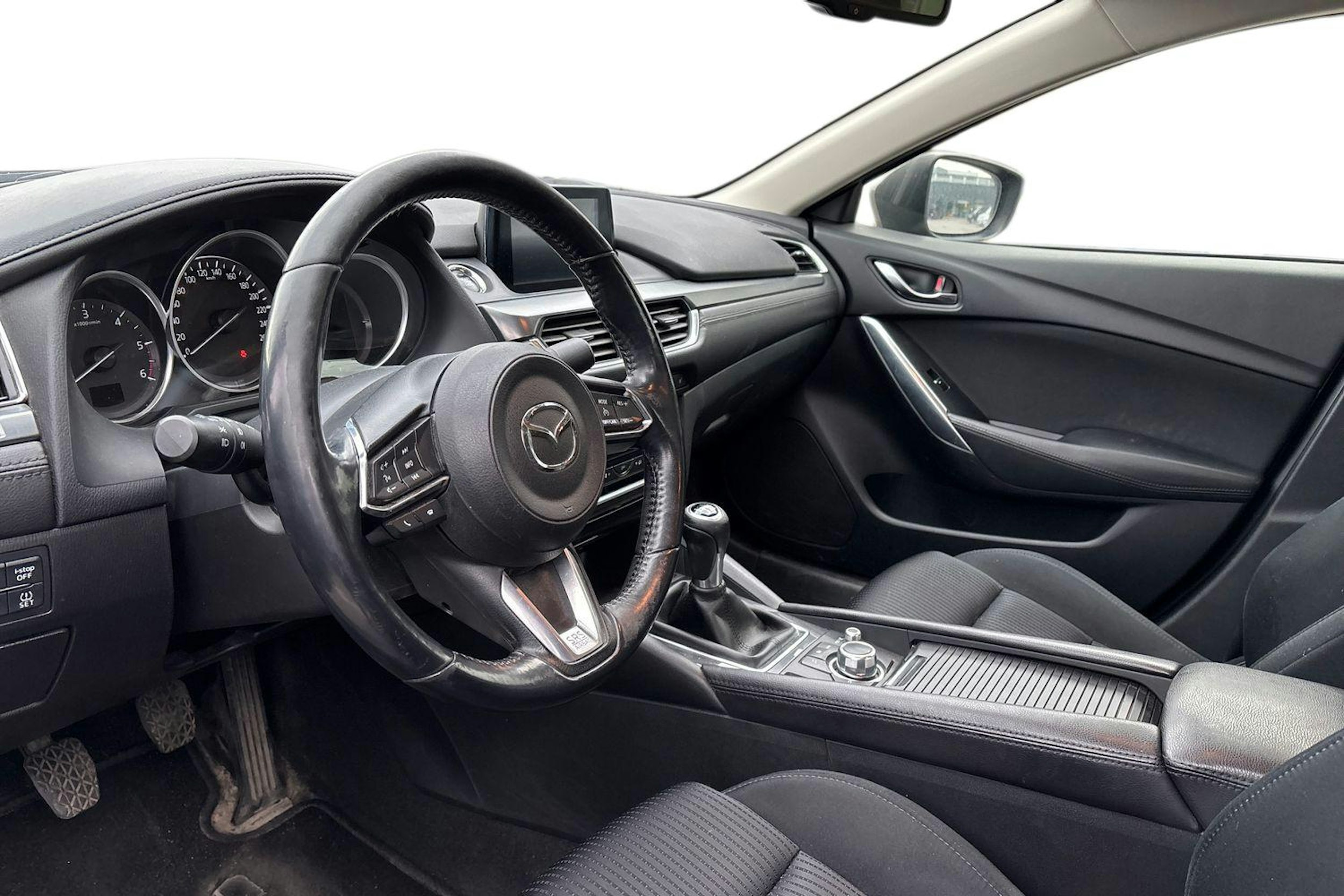 harmaa Mazda 6 2017 kuva 3.