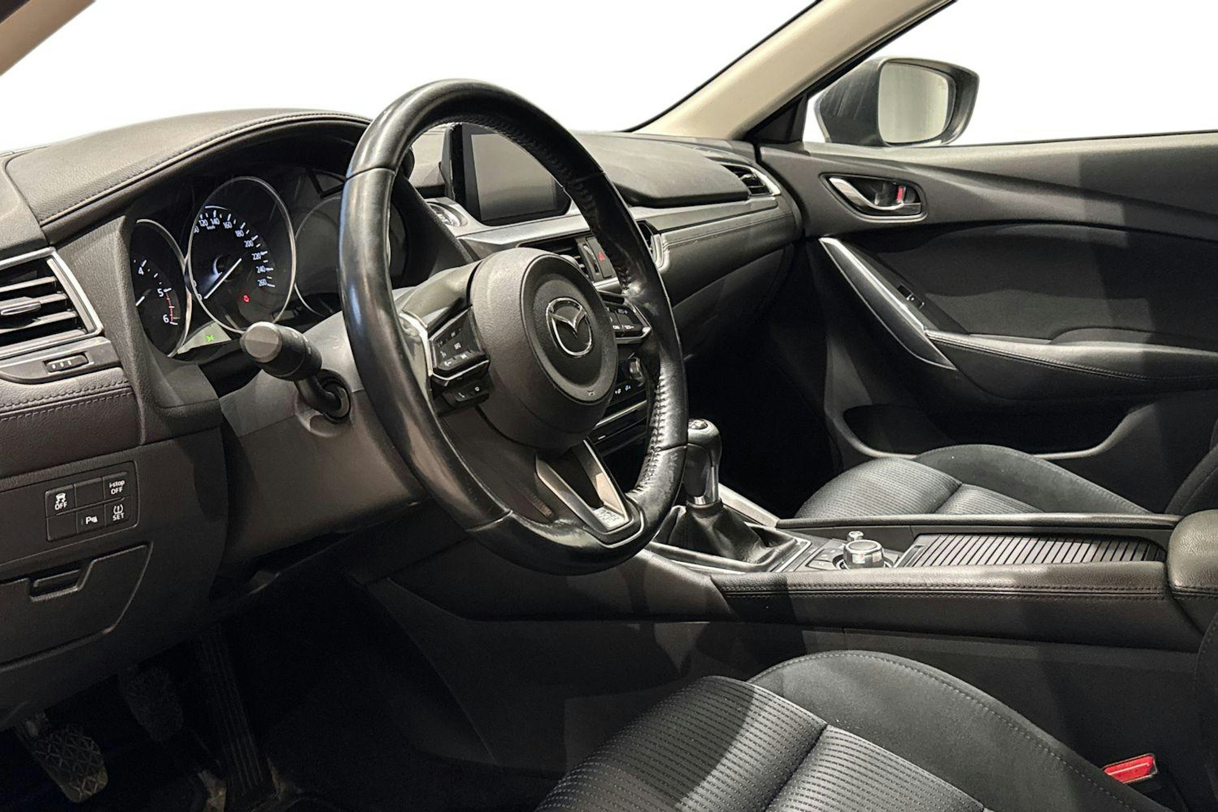 harmaa Mazda 6 2017 kuva 7.