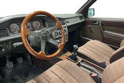 ruskea (beige) Mercedes-Benz 190 1990 kuva 7.