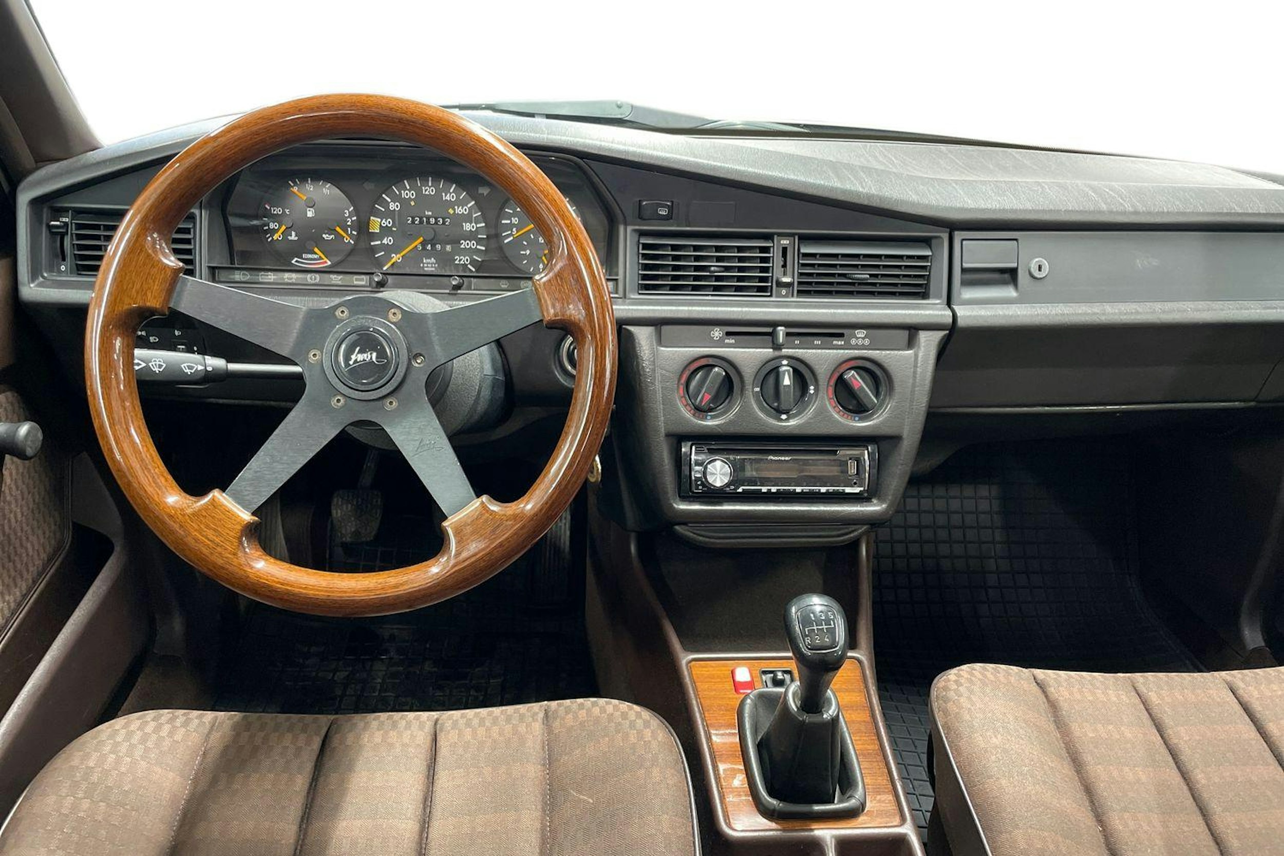 ruskea (beige) Mercedes-Benz 190 1990 kuva 9.