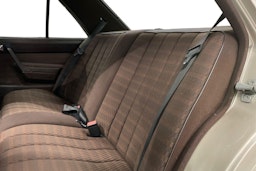 ruskea (beige) Mercedes-Benz 190 1990 kuva 10.