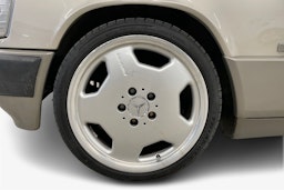 ruskea (beige) Mercedes-Benz 190 1990 kuva 11.