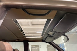 ruskea (beige) Mercedes-Benz 190 1990 kuva 22.