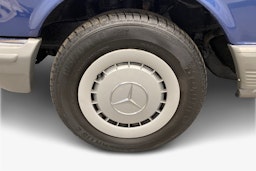 sininen Mercedes-Benz 280 1985 kuva 9.