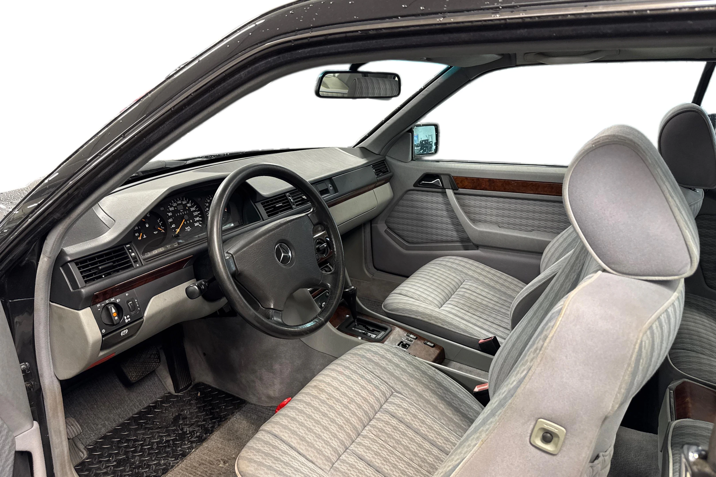 musta Mercedes-Benz 300 1992 kuva 3.
