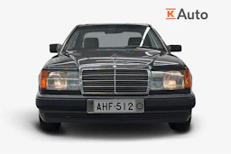 musta Mercedes-Benz 300 1992 kuva 4.