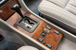 musta Mercedes-Benz 300 1992 kuva 16.