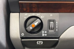 musta Mercedes-Benz 300 1992 kuva 18.