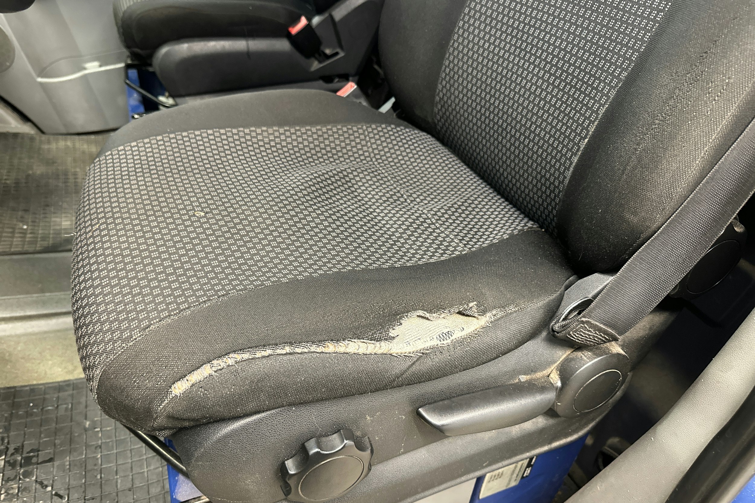 sininen Mercedes-Benz 315 CDI 4X4 2008 kuva 28.