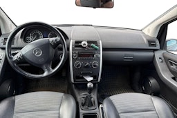 punainen Mercedes-Benz A 2005 kuva 9.
