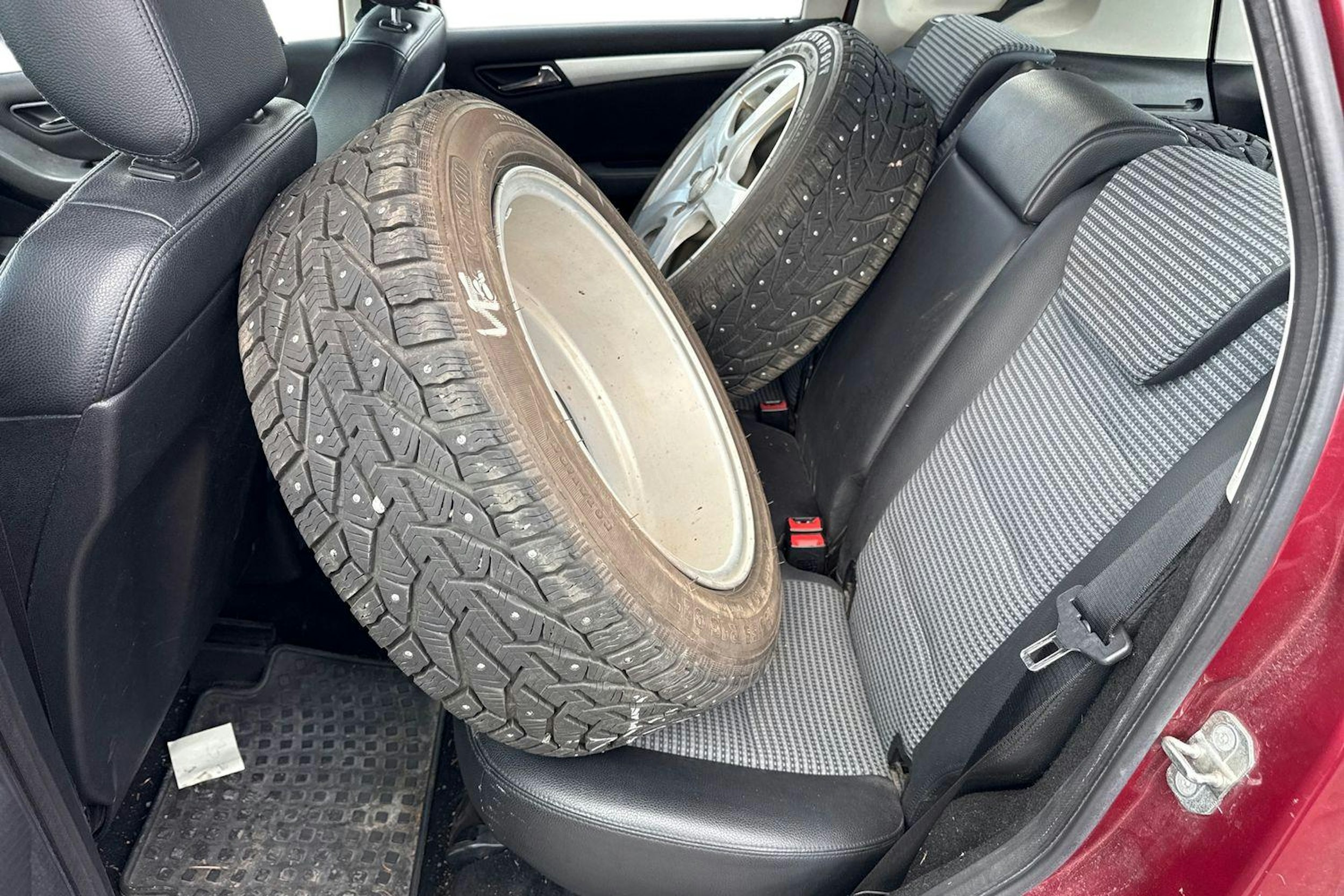 punainen Mercedes-Benz A 2005 kuva 10.