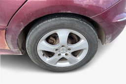 punainen Mercedes-Benz A 2005 kuva 11.