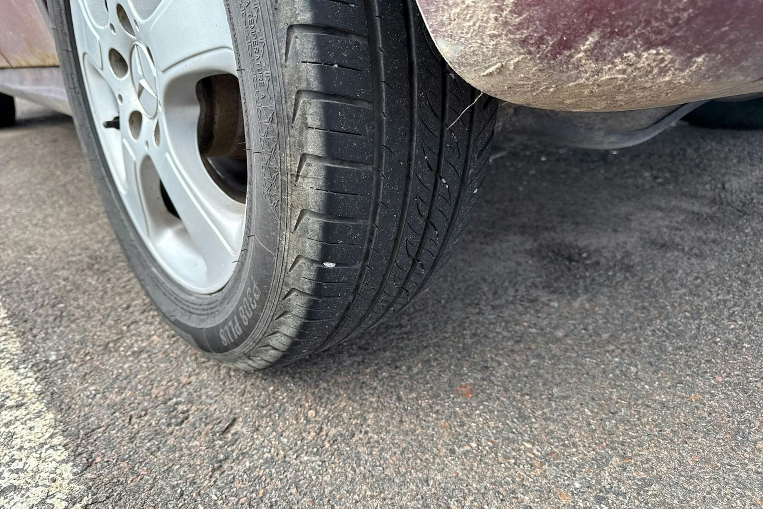 punainen Mercedes-Benz A 2005 kuva 14.