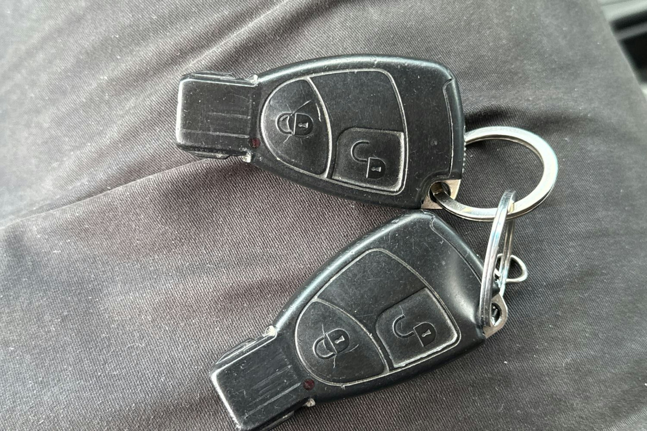 punainen Mercedes-Benz A 2005 kuva 29.