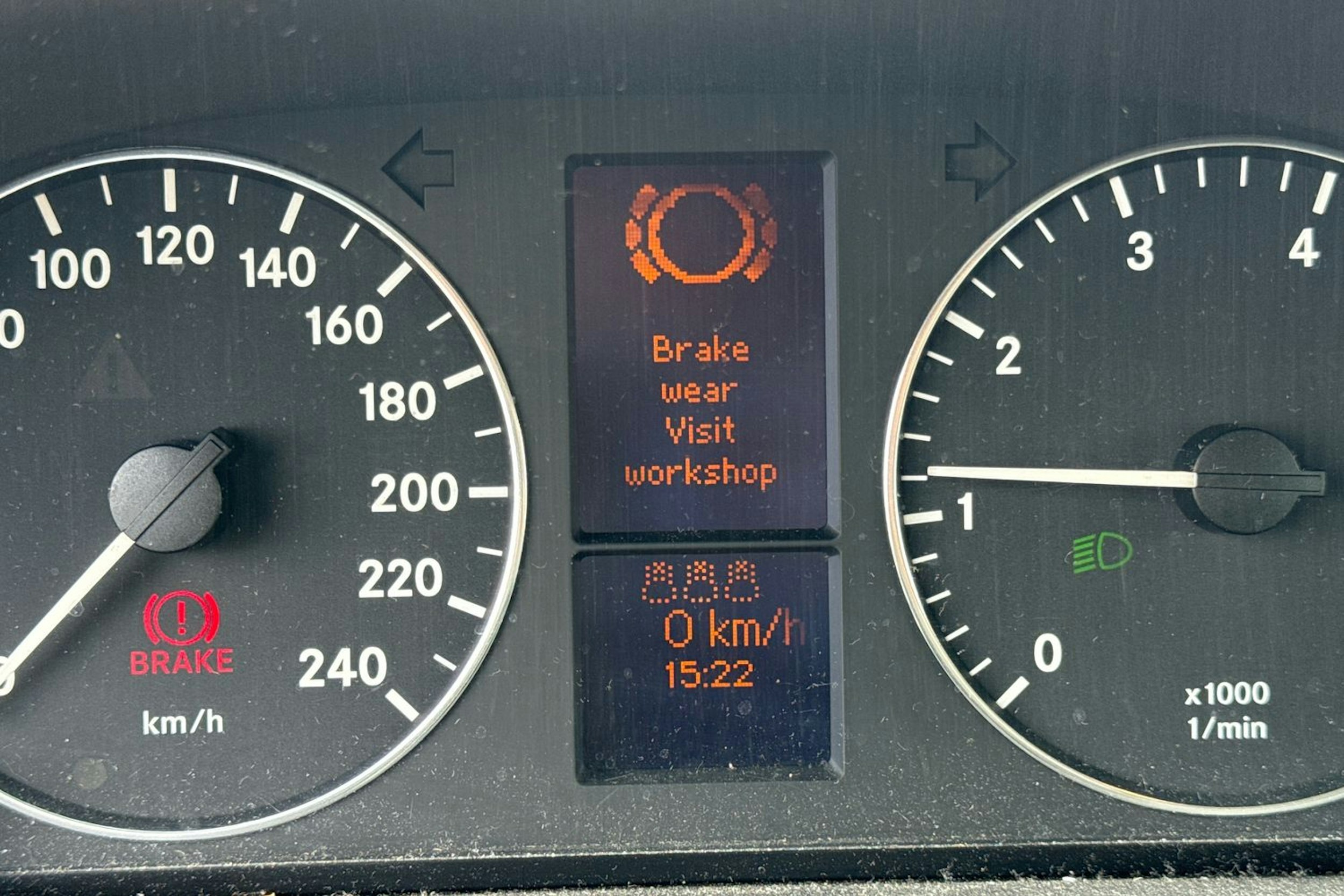 punainen Mercedes-Benz A 2005 kuva 30.