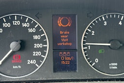 punainen Mercedes-Benz A 2005 kuva 30.