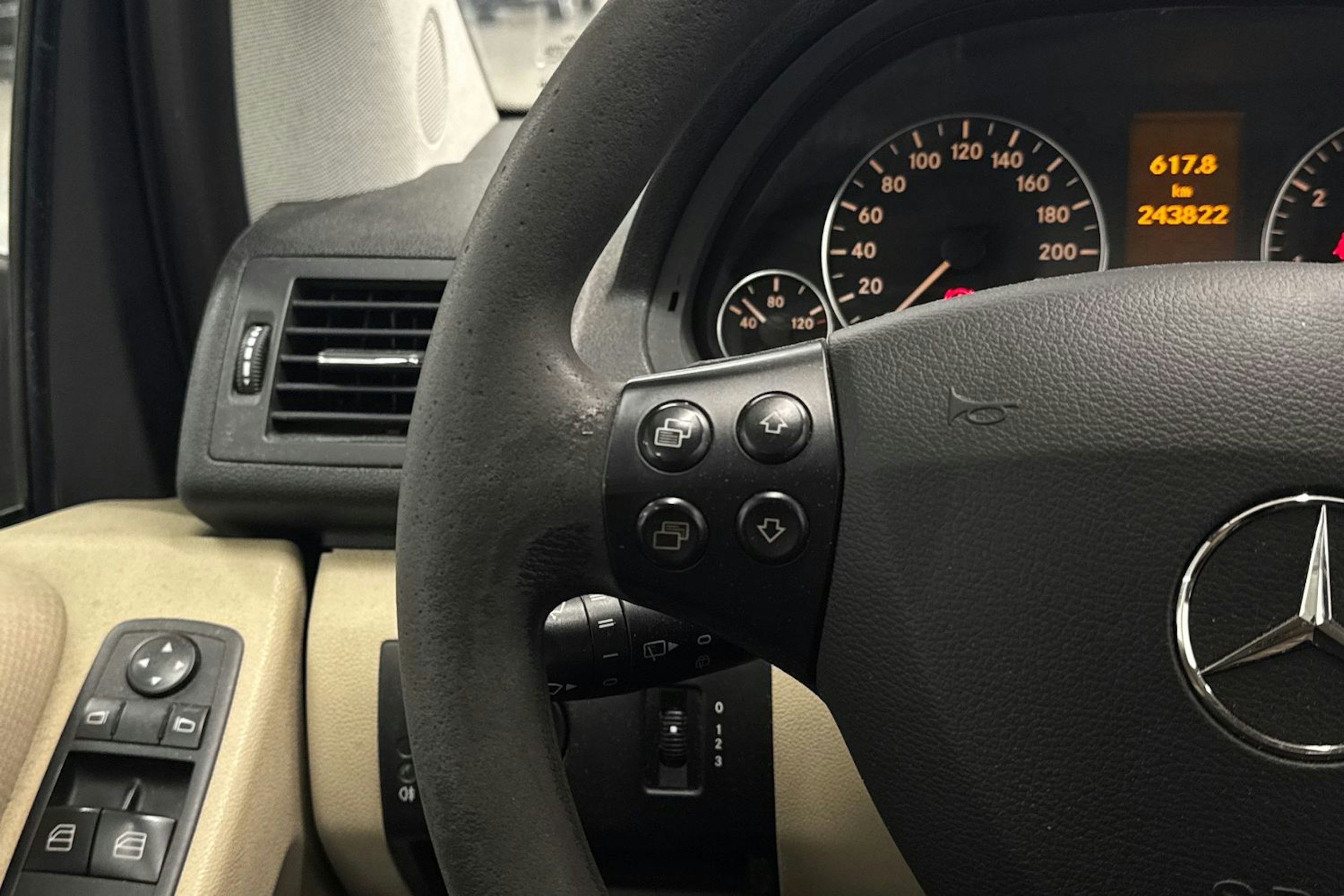 Harmaa Mercedes-Benz A 2006 kuva 12.