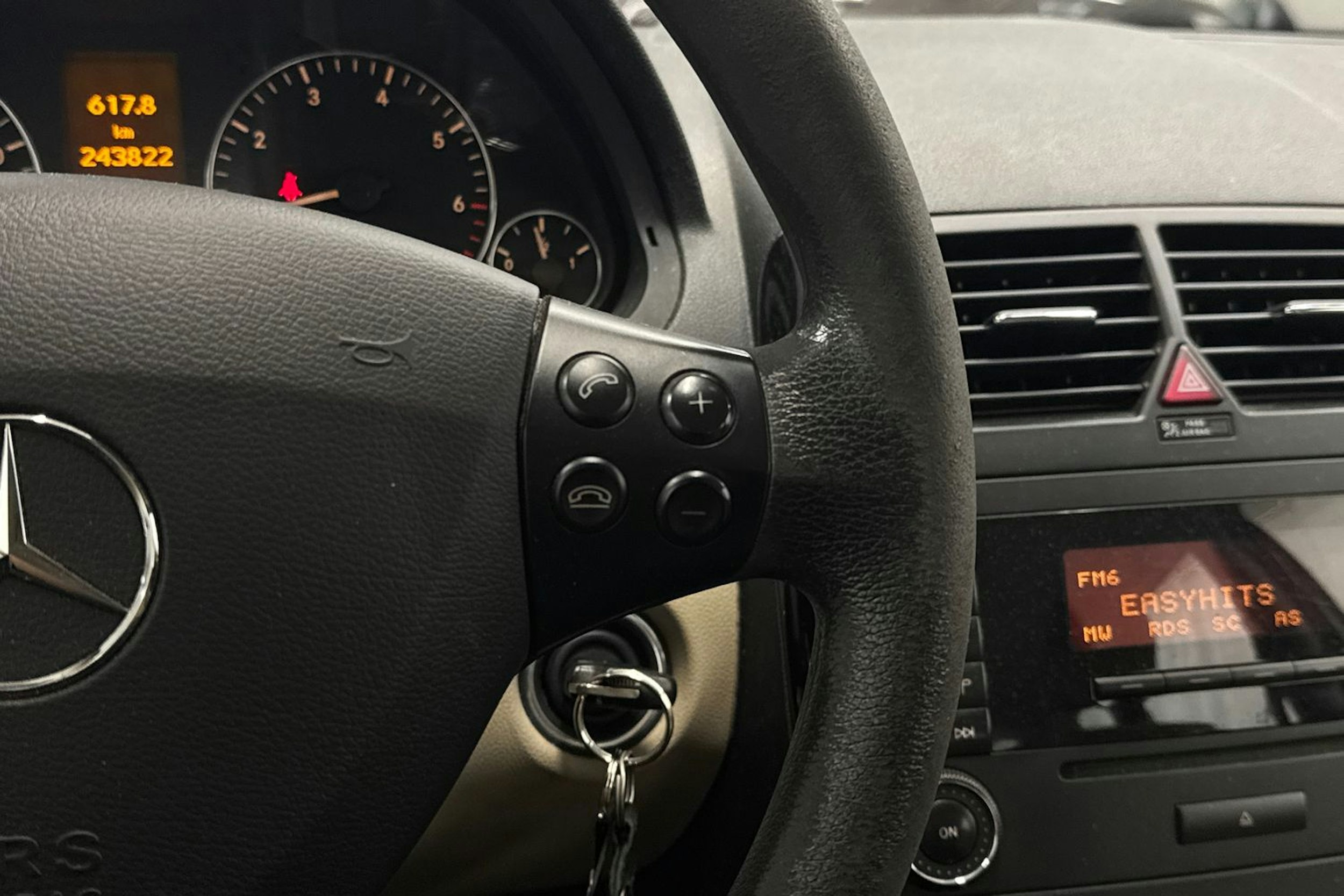 Harmaa Mercedes-Benz A 2006 kuva 13.
