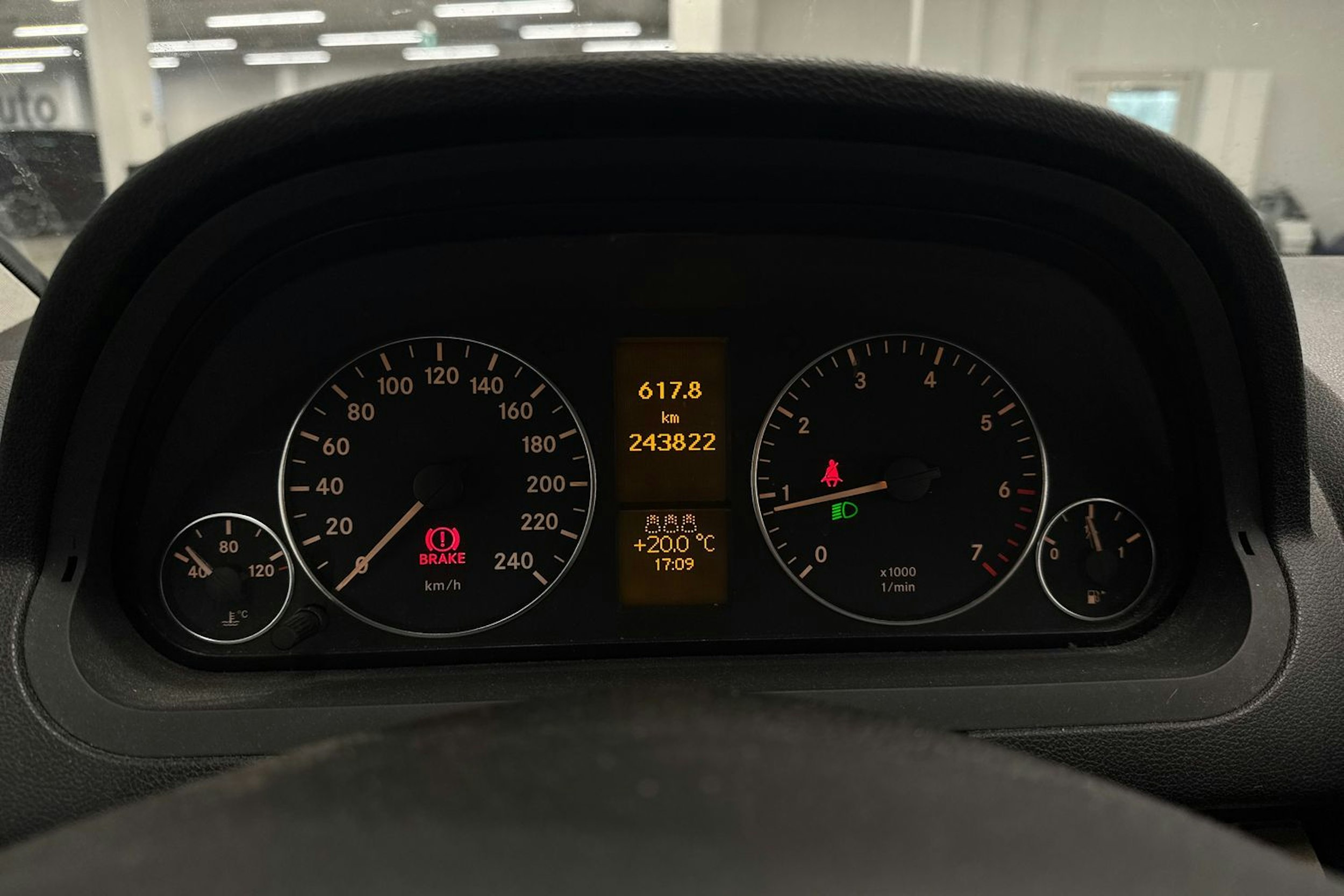 Harmaa Mercedes-Benz A 2006 kuva 14.
