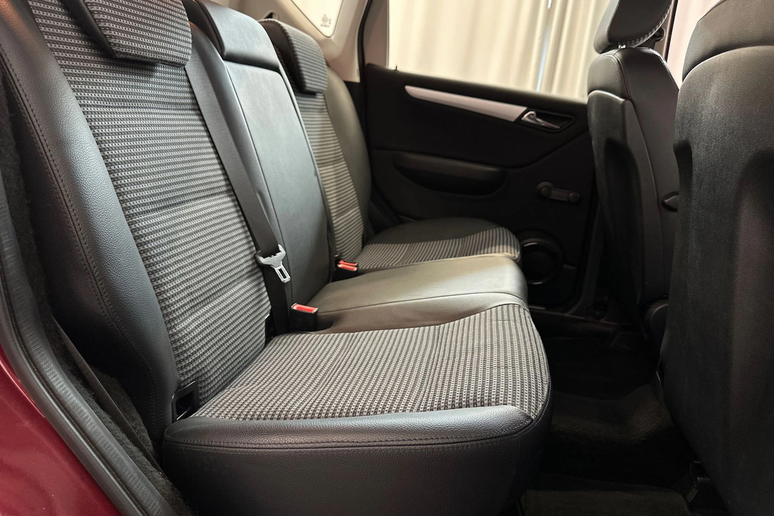 punainen Mercedes-Benz A 2006 kuva 10.