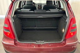 punainen Mercedes-Benz A 2006 kuva 13.
