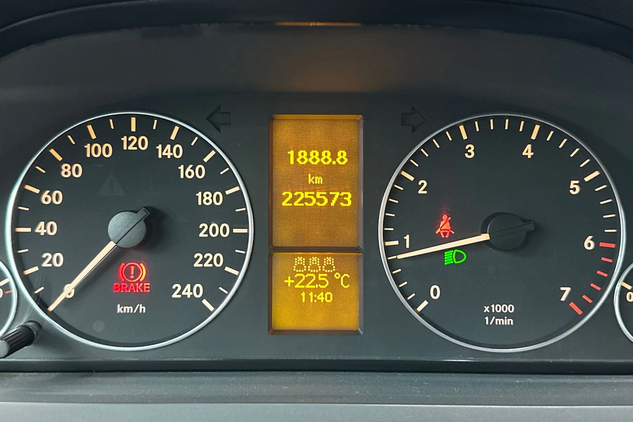 punainen Mercedes-Benz A 2006 kuva 20.