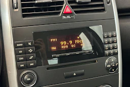 punainen Mercedes-Benz A 2006 kuva 23.