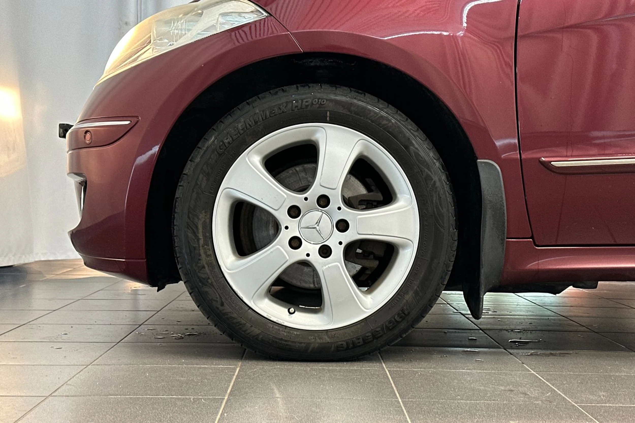 punainen Mercedes-Benz A 2006 kuva 24.