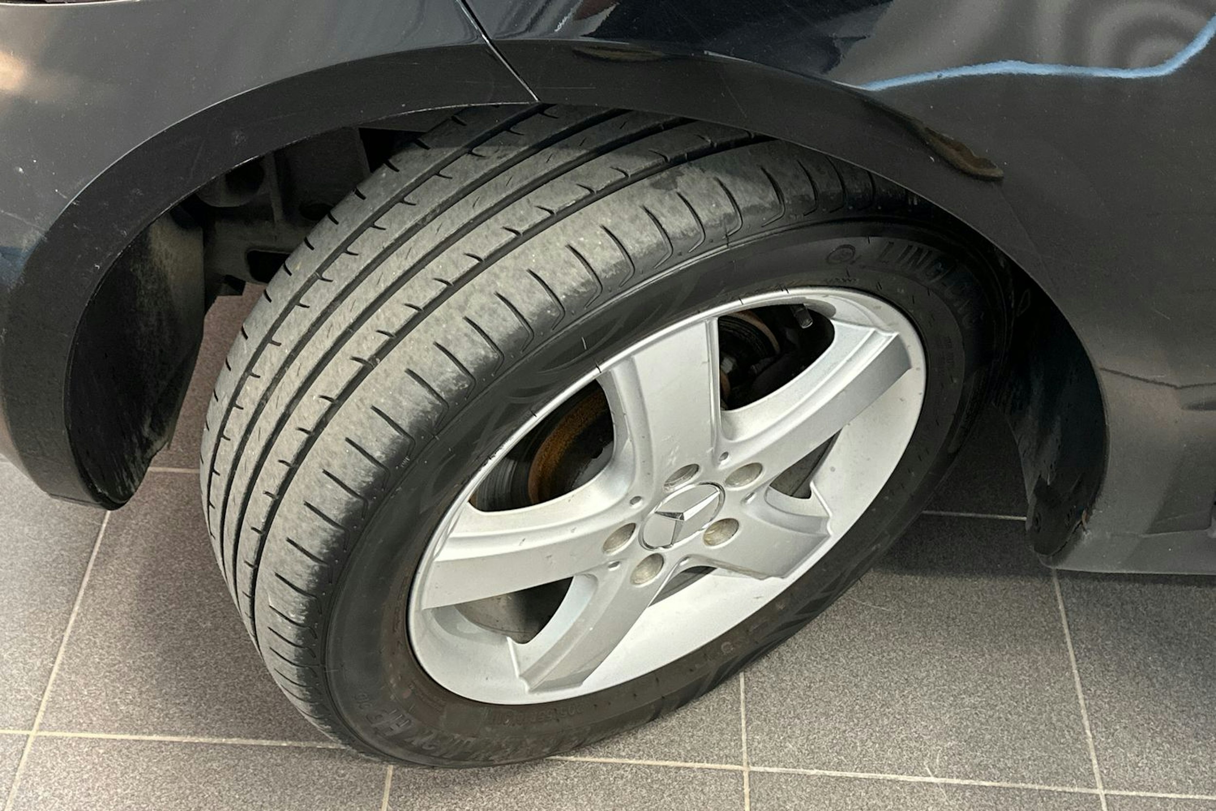 musta Mercedes-Benz A 2007 kuva 13.