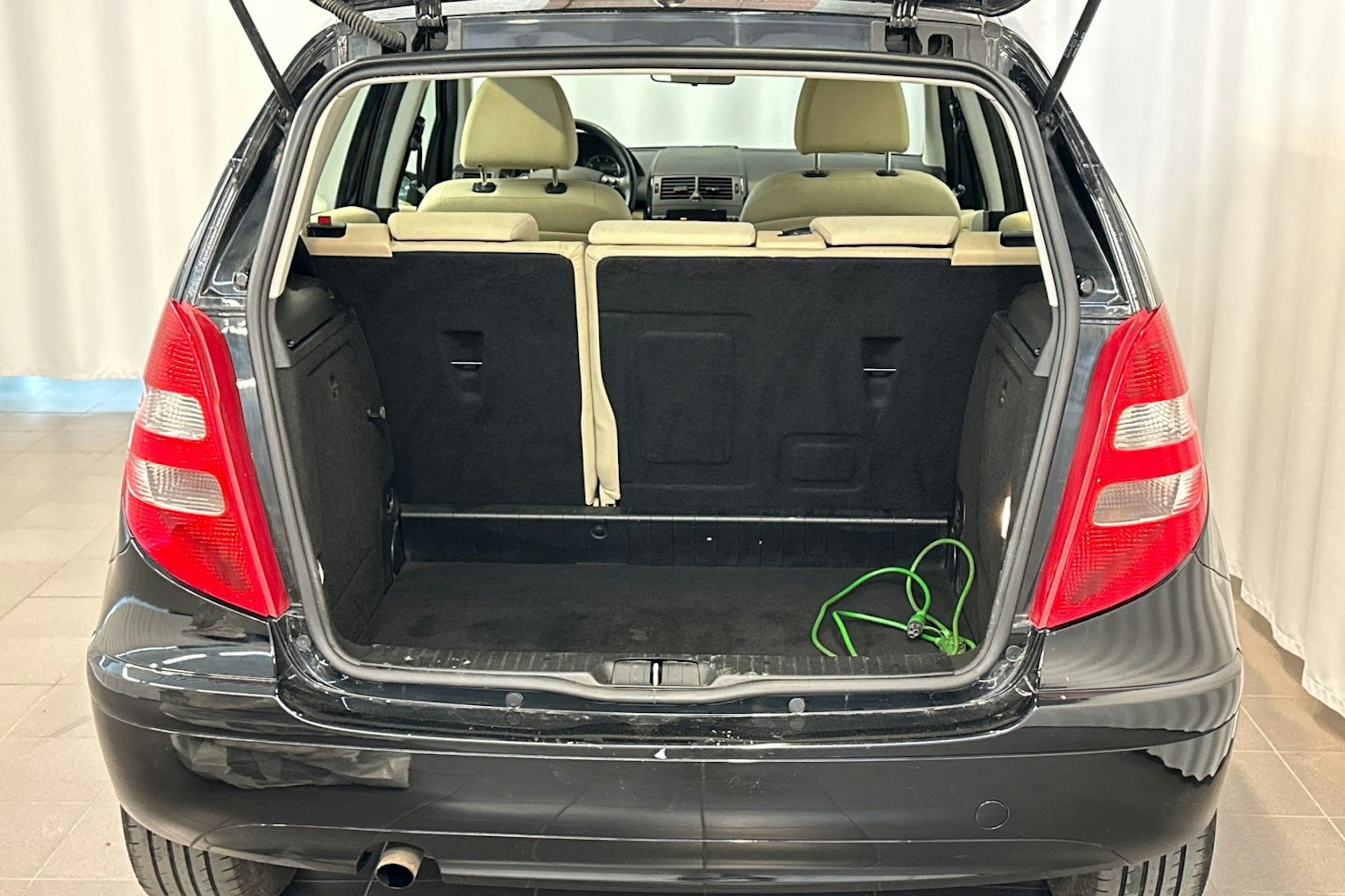 musta Mercedes-Benz A 2007 kuva 16.