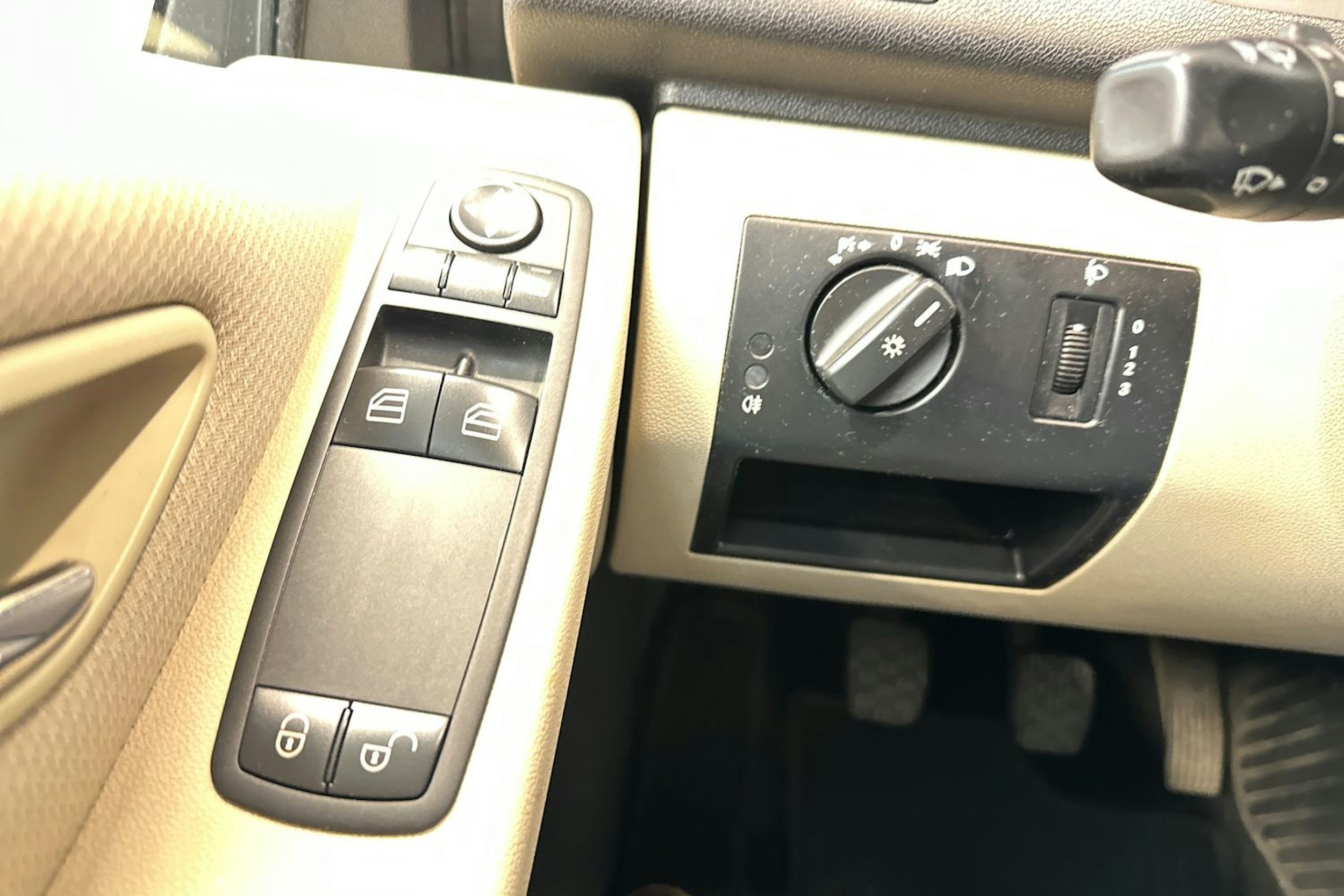 musta Mercedes-Benz A 2007 kuva 18.