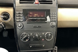 musta Mercedes-Benz A 2007 kuva 19.