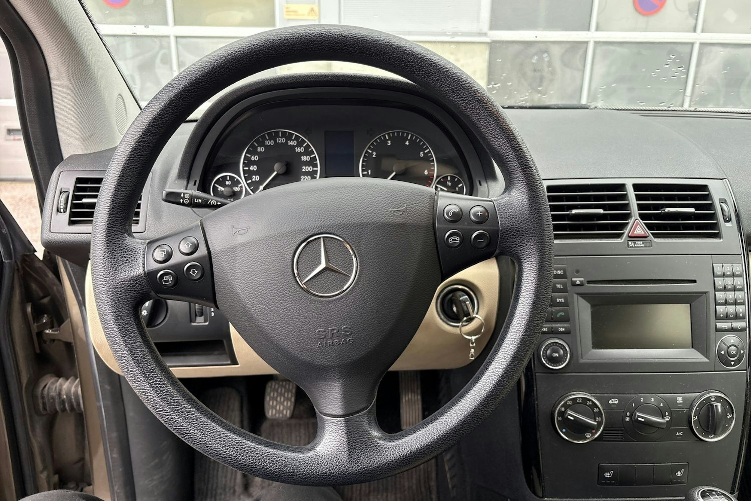 ruskea (beige) Mercedes-Benz A 2009 kuva 15.