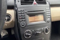 ruskea (beige) Mercedes-Benz A 2009 kuva 19.