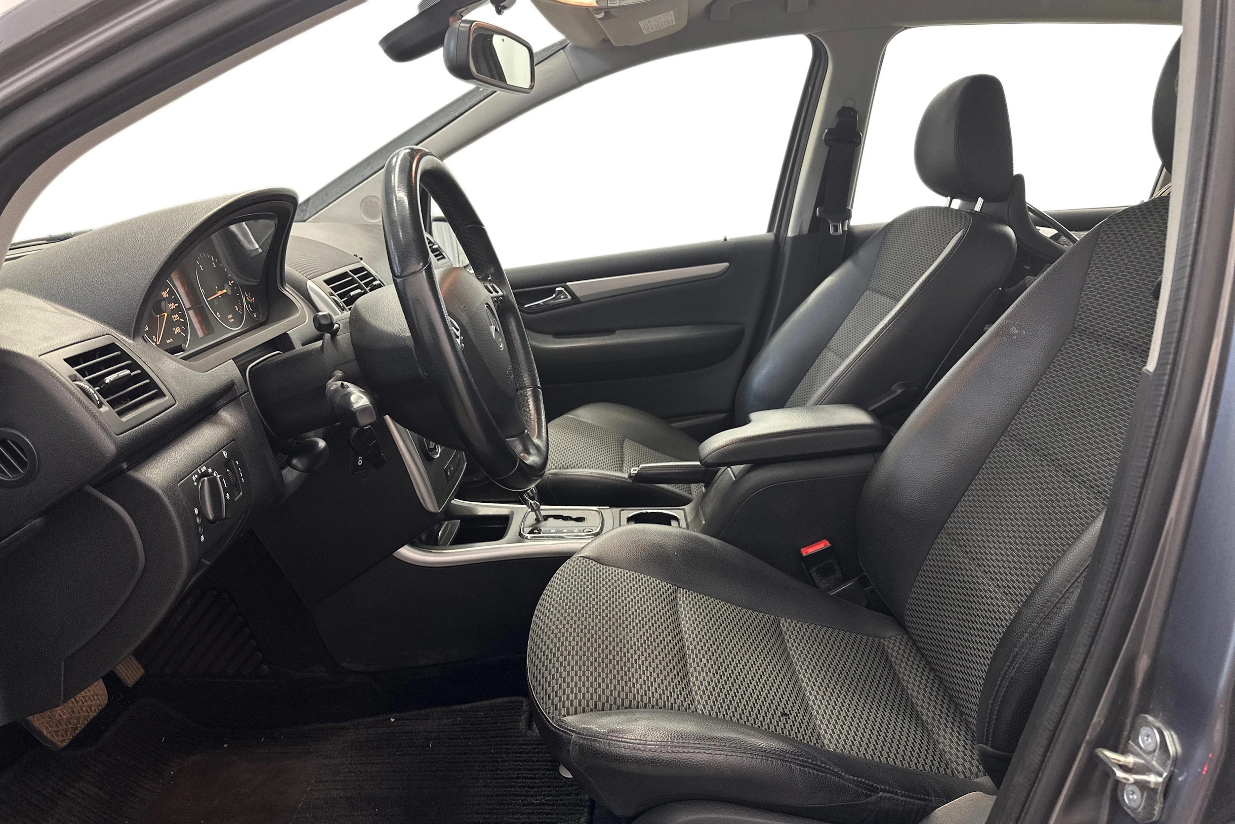 harmaa Mercedes-Benz A 2009 kuva 8.