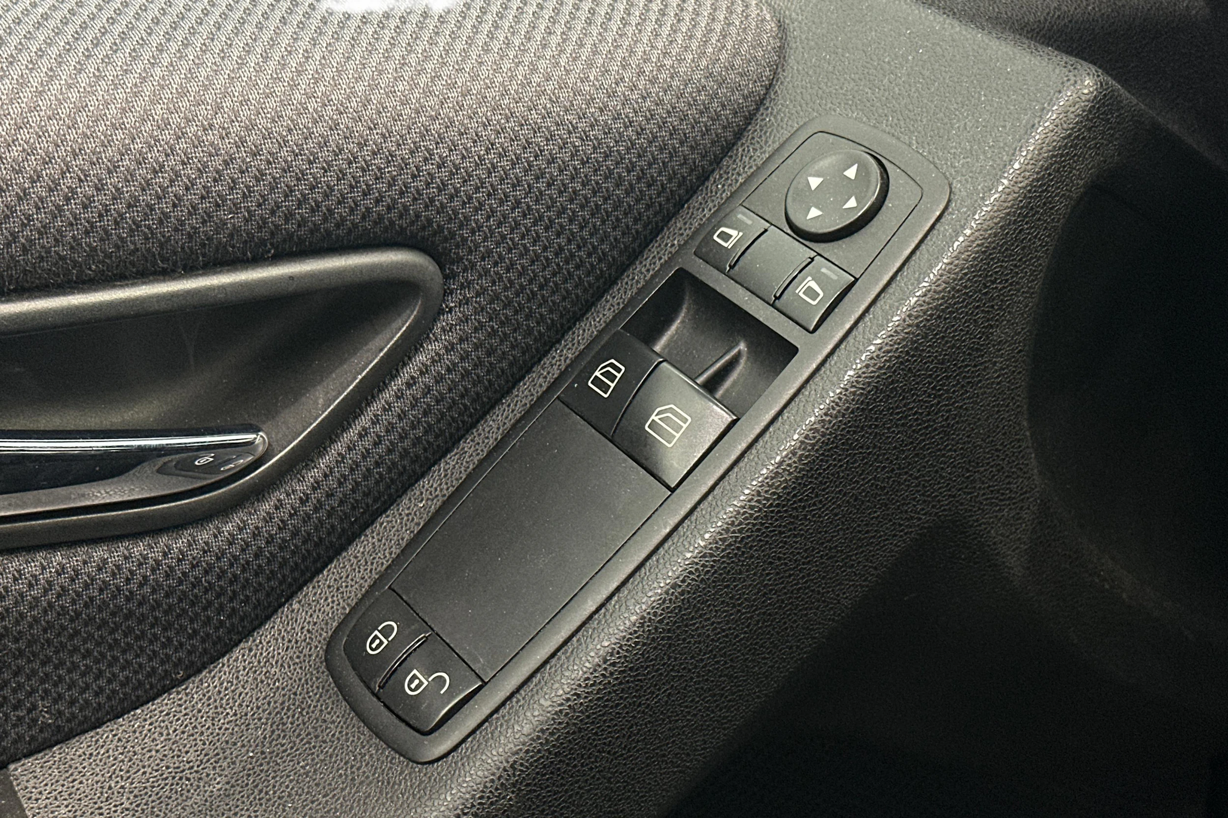 harmaa Mercedes-Benz A 2009 kuva 9.