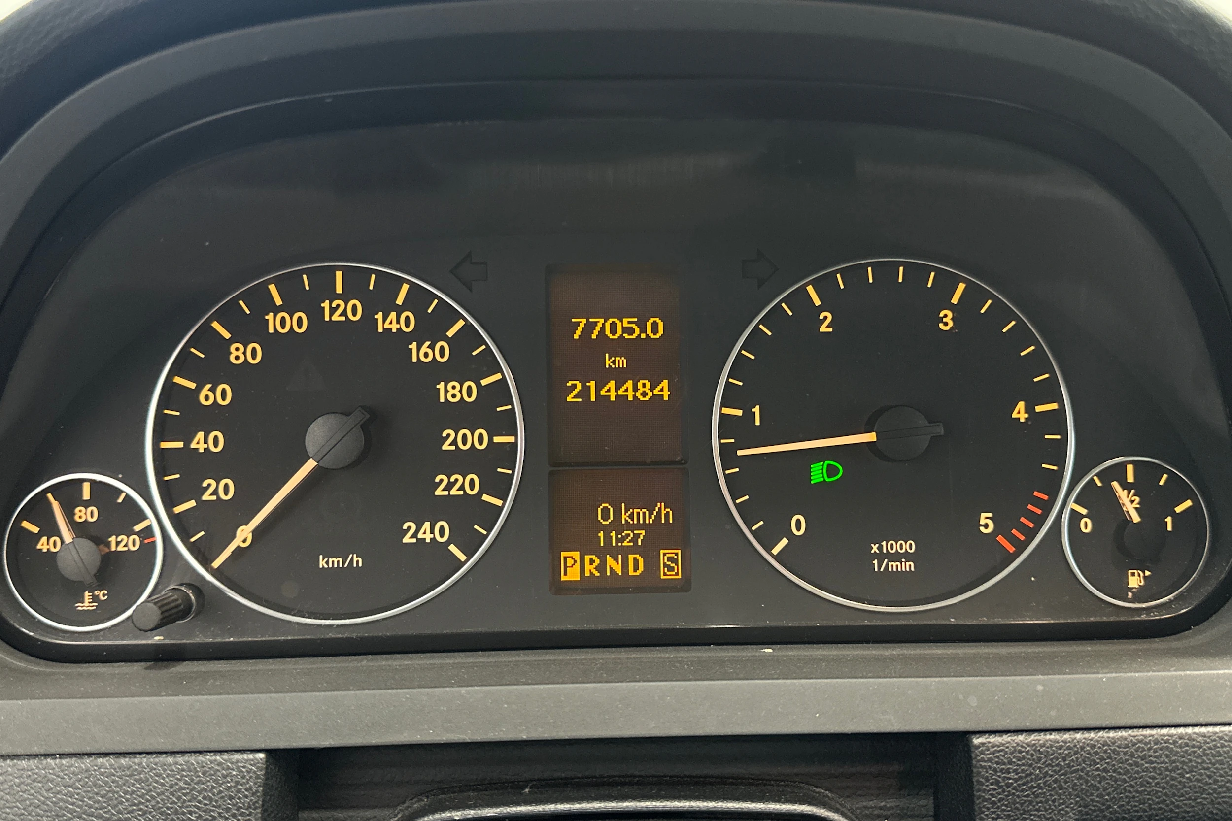 harmaa Mercedes-Benz A 2009 kuva 14.