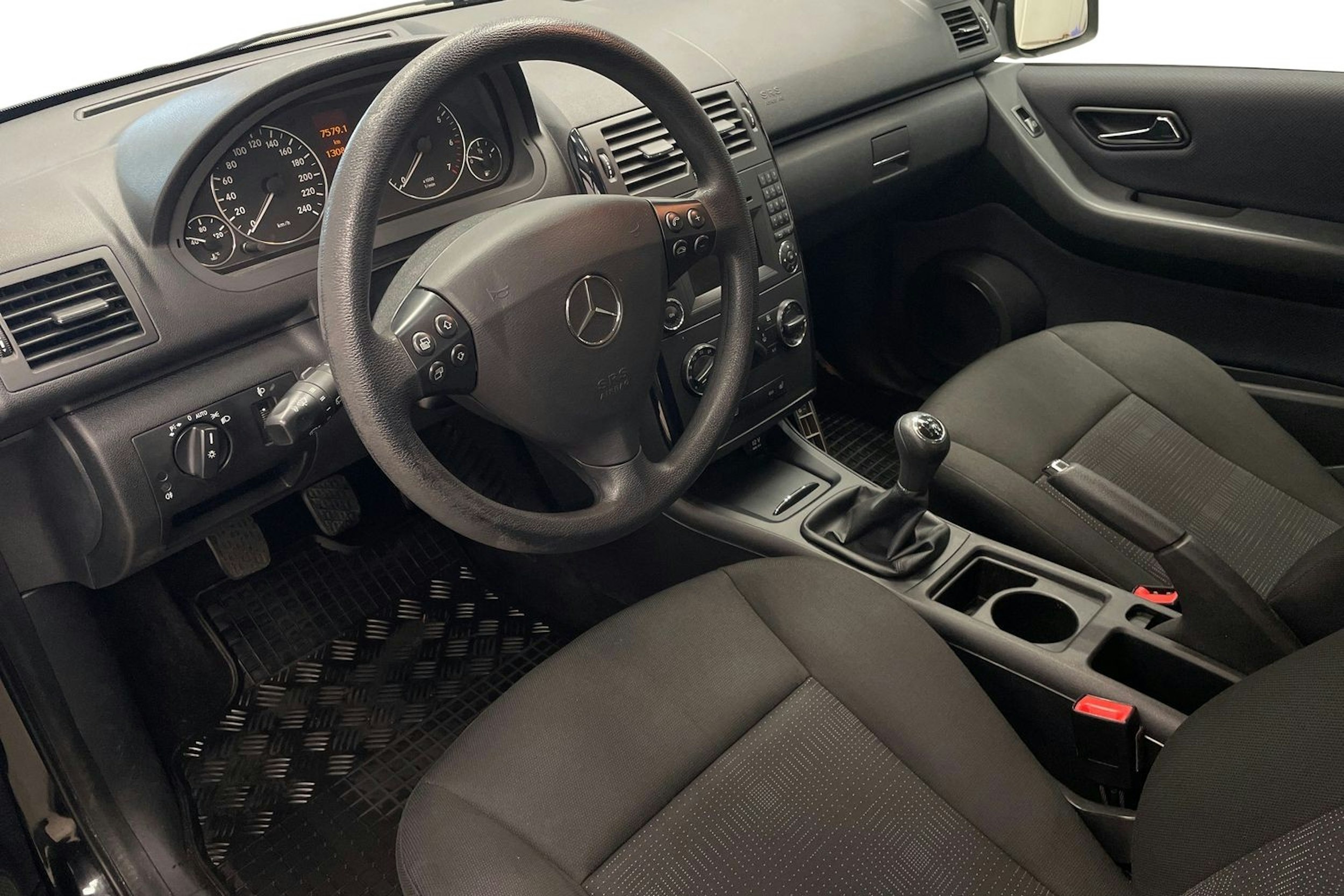 Musta Mercedes-Benz A 2010 kuva 7.