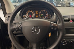Musta Mercedes-Benz A 2010 kuva 16.