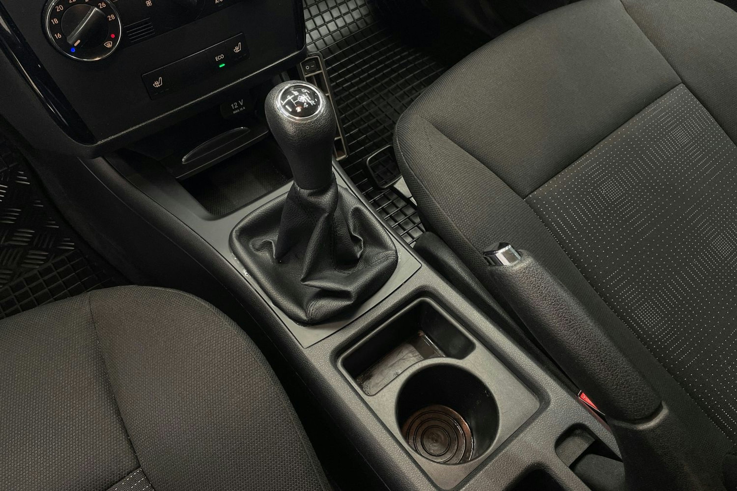 Musta Mercedes-Benz A 2010 kuva 19.