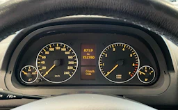 musta Mercedes-Benz A 2011 kuva 14.