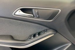 harmaa Mercedes-Benz A 2012 kuva 19.