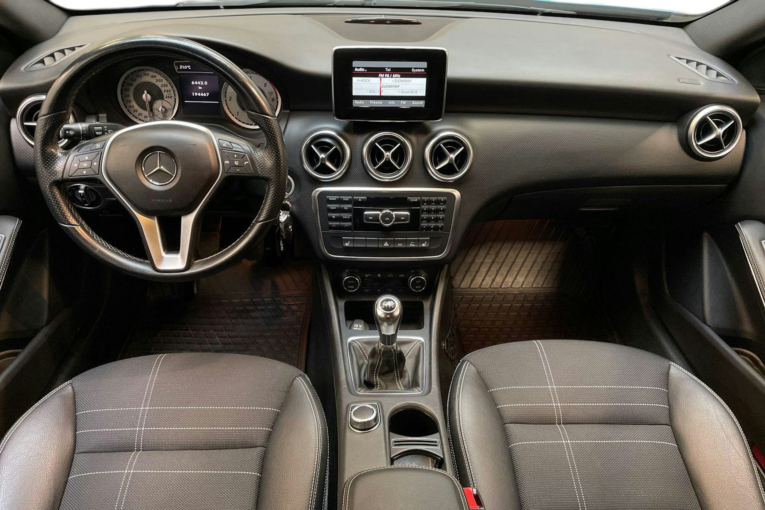 sininen Mercedes-Benz A 2012 kuva 9.