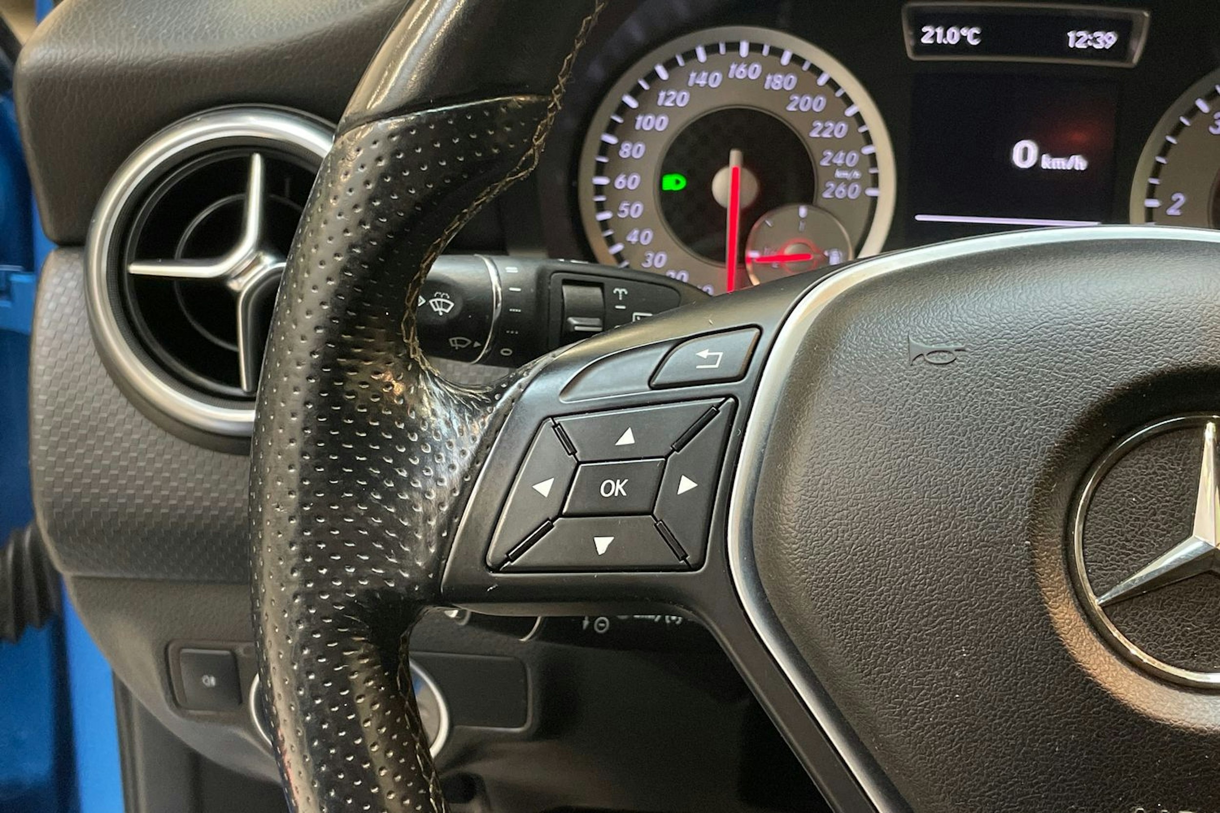 sininen Mercedes-Benz A 2012 kuva 17.